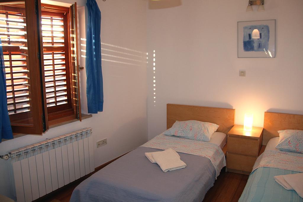 Mata Apartments Premantura Zimmer foto